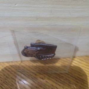M-113 GAVIN ARMORED PERSONNEL CARRIER (1-1/4")US ARMY Military Hat Pin